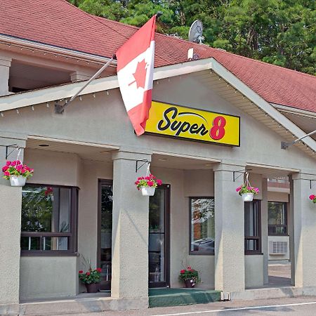 Super 8 By Wyndham Niagara Falls North Exterior photo