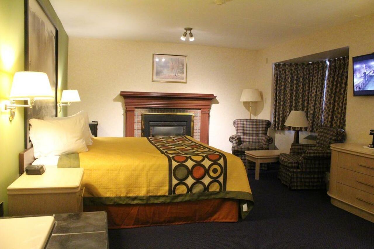 Super 8 By Wyndham Niagara Falls North Exterior photo